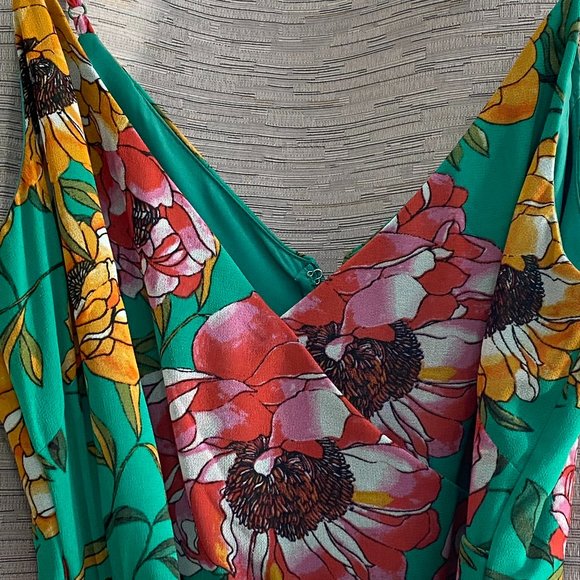 NWOT Guess Floral-Print Wrap Romper - Picture 11 of 11